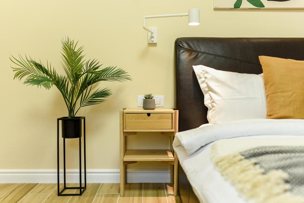 Green Leafy Brasov - Ideal 2 Bedroom Apartment 외부 사진