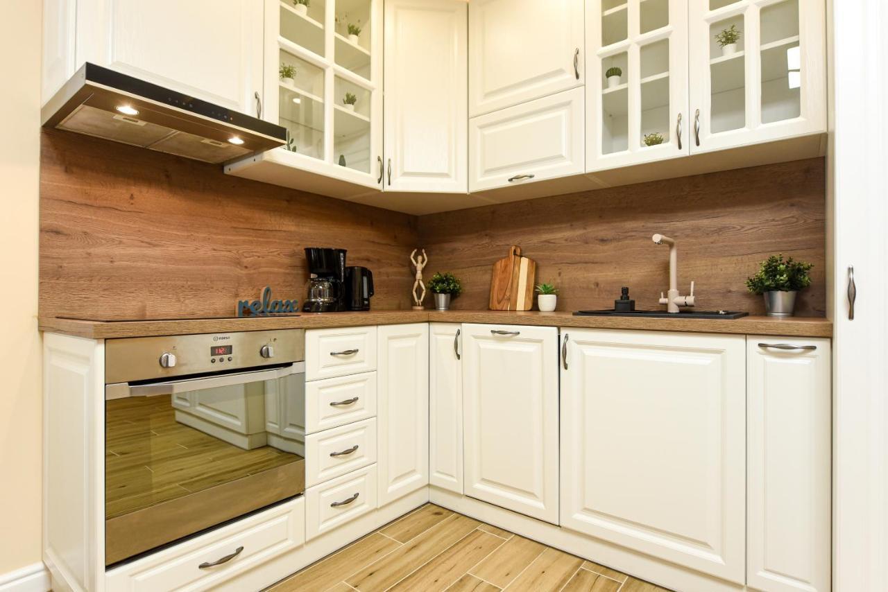 Green Leafy Brasov - Ideal 2 Bedroom Apartment 외부 사진