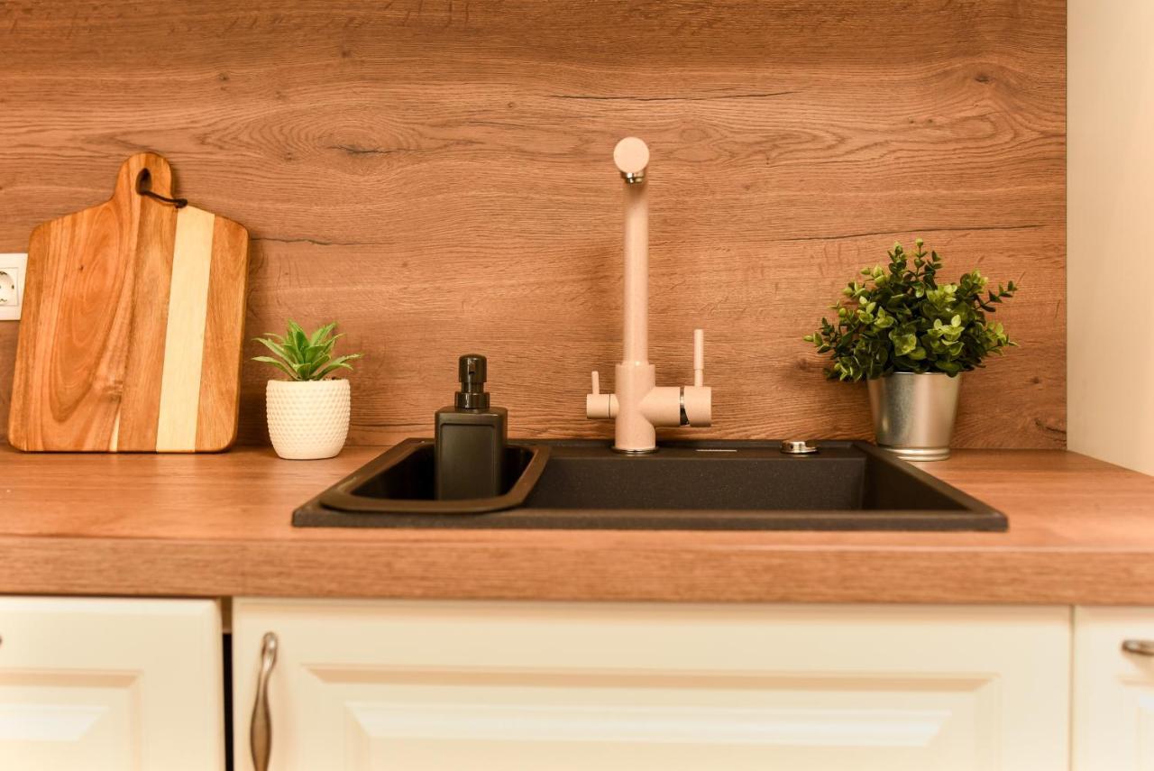 Green Leafy Brasov - Ideal 2 Bedroom Apartment 외부 사진