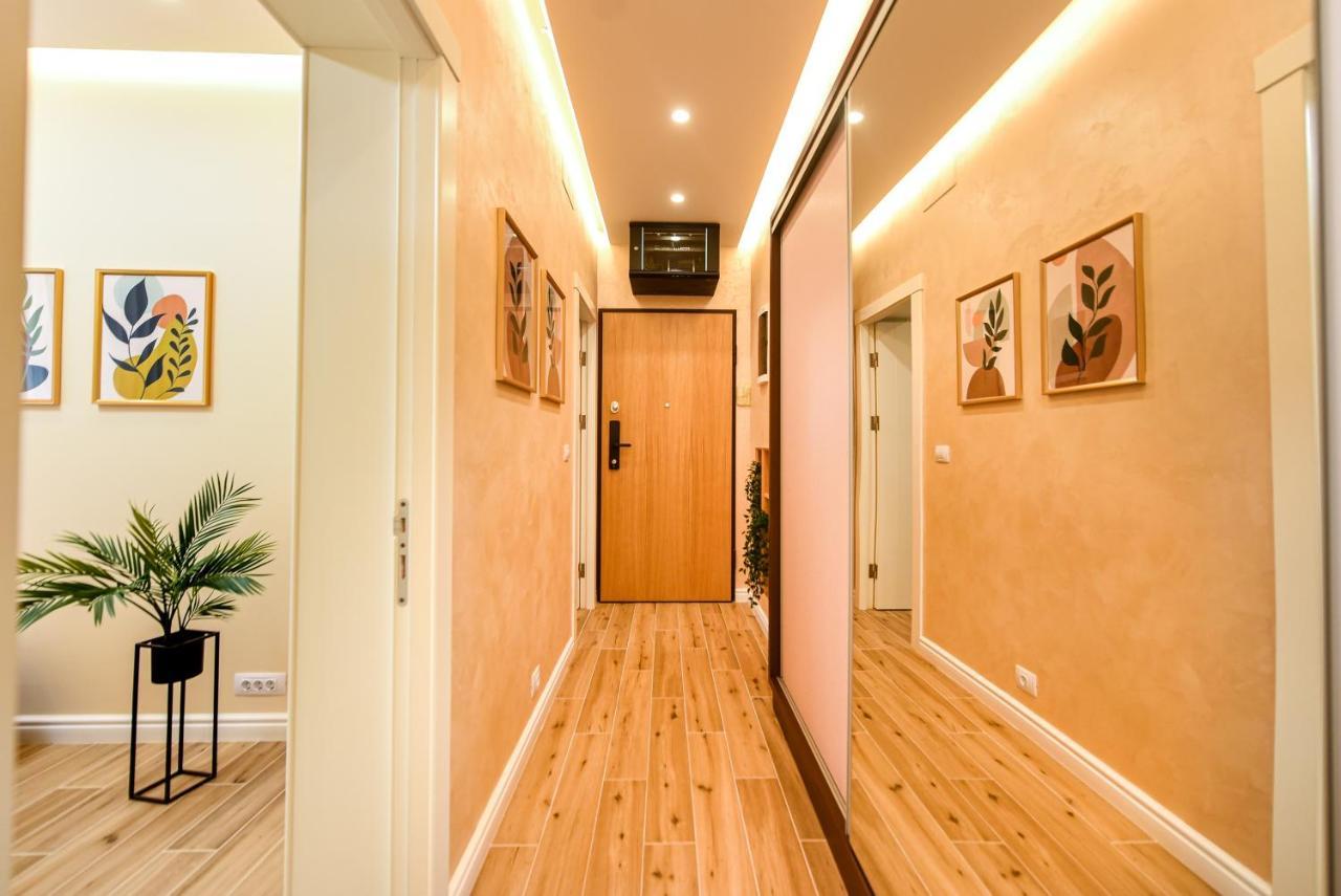 Green Leafy Brasov - Ideal 2 Bedroom Apartment 외부 사진