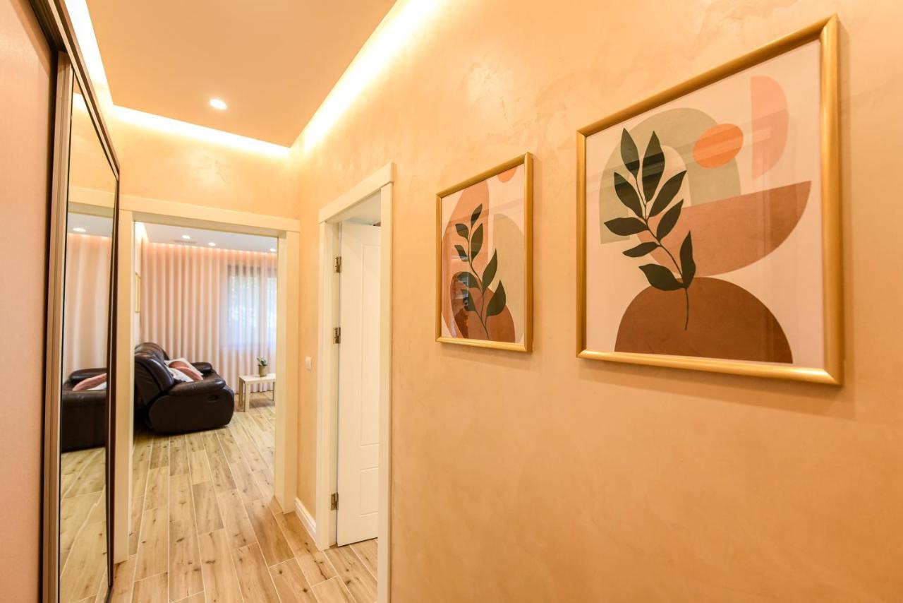 Green Leafy Brasov - Ideal 2 Bedroom Apartment 외부 사진