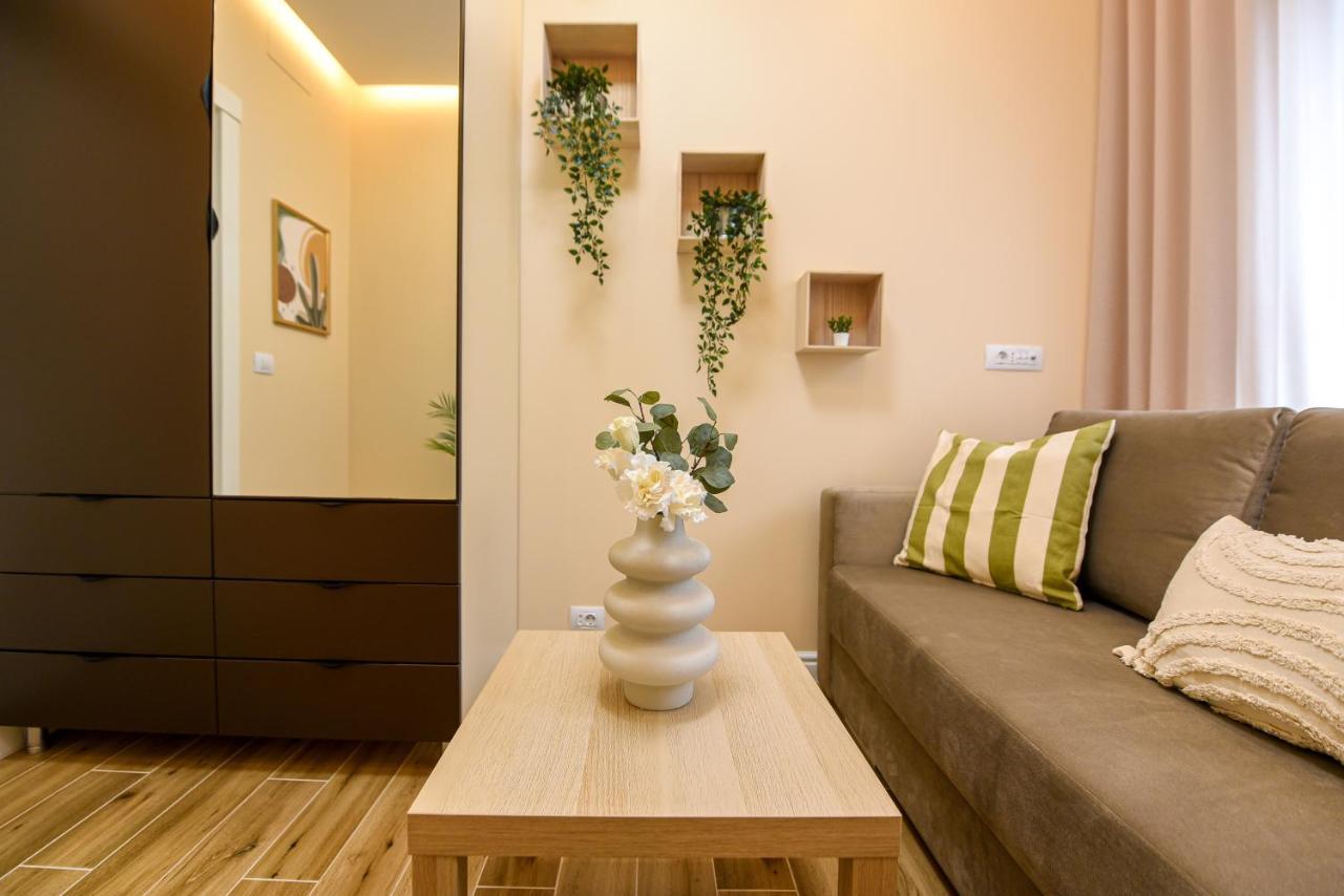 Green Leafy Brasov - Ideal 2 Bedroom Apartment 외부 사진